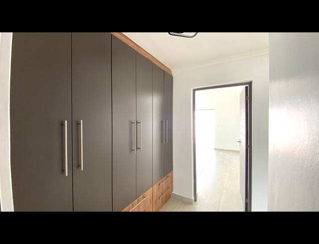 3 BEDROOM HOUSE FOR SALE IN BRITANNIA REEF ESTATE